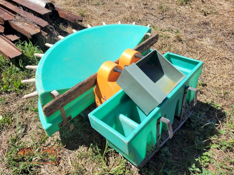 5 Teat Calf Milk Feeder - photo 2