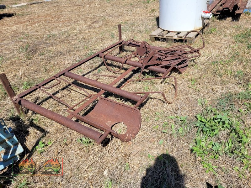 6x Calf Marking Cradles