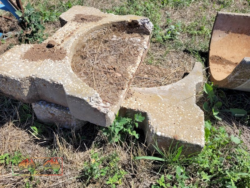 8ft Concrete Water Trough - photo 4