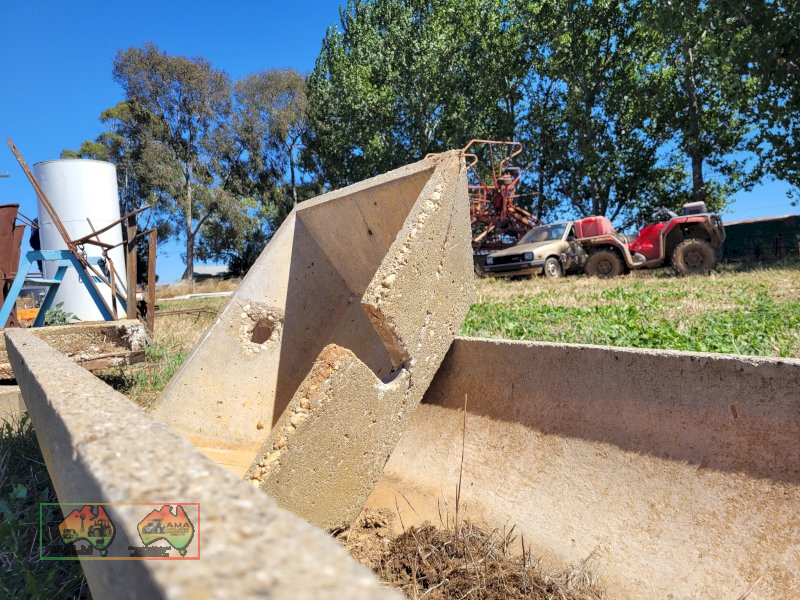 8ft Concrete Water Trough - photo 3
