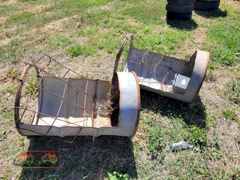 2x Homemade Calf Hay Feeders - photo 2