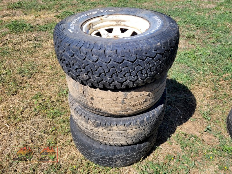 4x Toyota Sunraysia Rims & Tyres - photo 2