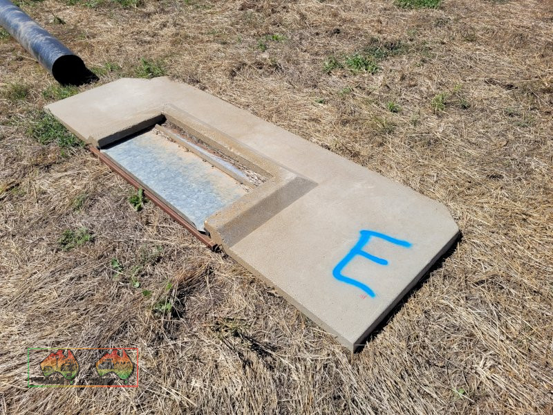 Bortone Concrete Outlet "E" (900 x 400 Opening)