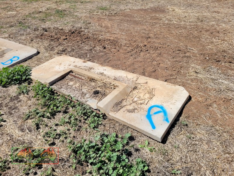 Bortone Concrete Outlet "A" (900 x 400 Opening)