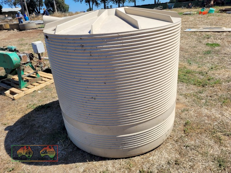 2,000 Ltr Poly Tank - photo 6