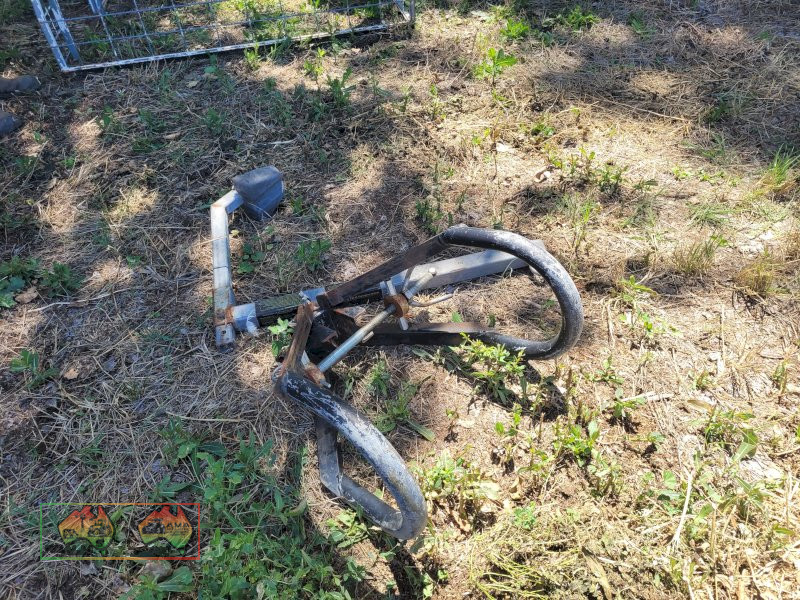 Cow Hip Clamp (Good Cond.) - photo 3