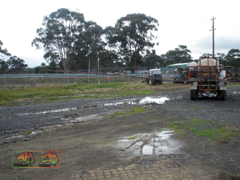 International 6x6 Spray truck - photo 12