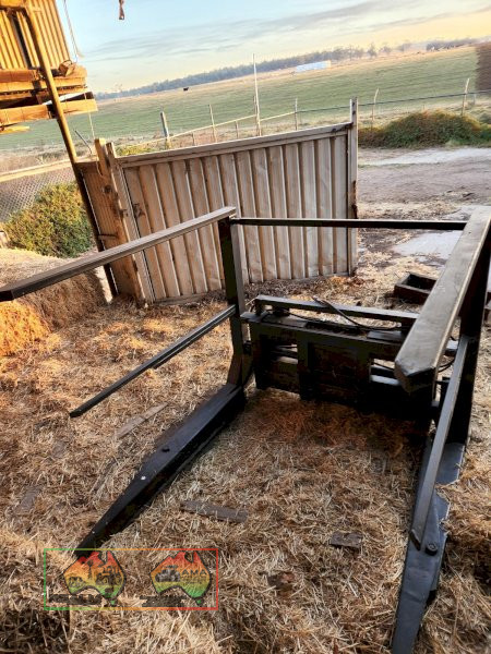 40 Bale Accumulator/Stacker & Stack Squeeze/Grab (REDUCED) - photo 12