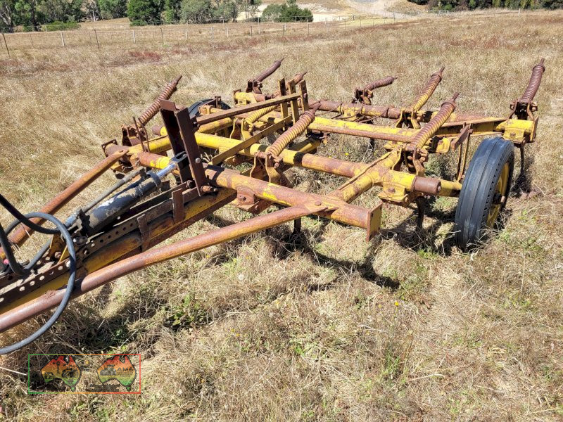 Chamberlain 9 Tyne Chisel Plough