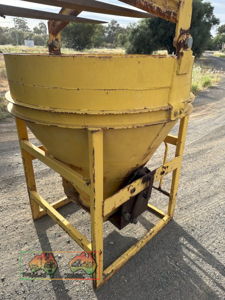 Crane concrete kibble - photo 3