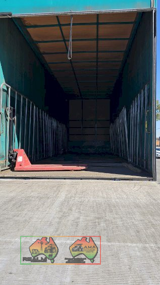 2010 UD Model PKC37A Curtainsider Rigid Tray Truck - photo 10