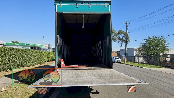 2010 UD Model PKC37A Curtainsider Rigid Tray Truck - photo 9