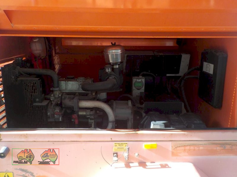JLG Light Tower Generator - photo 8