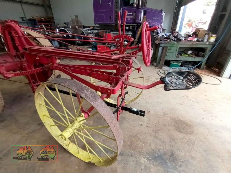 1917 Moline Universal Articulated Tractor (Rare & Unique) - photo 3