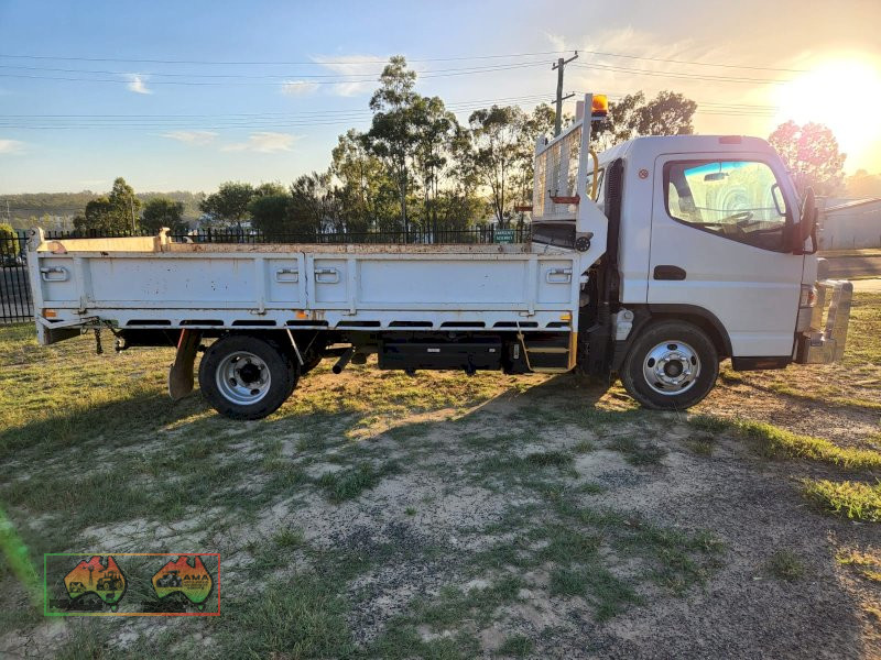 2015 Fuso Canter 615 Tip Truck - photo 3