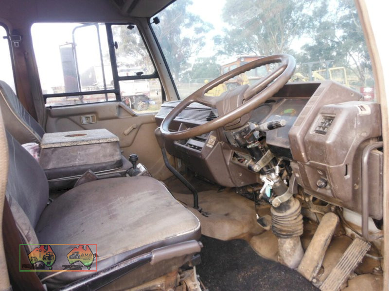 1990 Mitsubishi FK-415 Tipping Tray Truck - photo 11