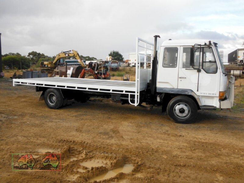 1990 Mitsubishi FK-415 Tipping Tray Truck - photo 2