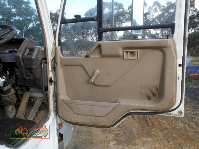 1990 Mitsubishi FK-415 Tipping Tray Truck - photo 10