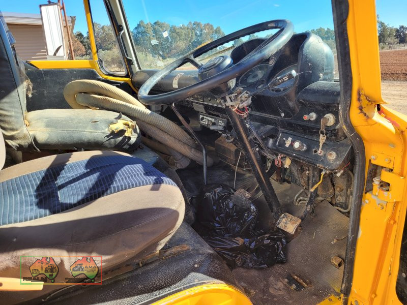 1980 Hino Water Truck - photo 7