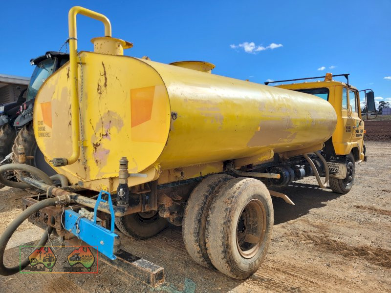 1980 Hino Water Truck - photo 4