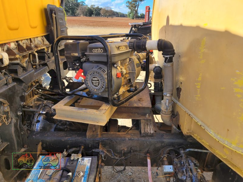 1980 Hino Water Truck - photo 6