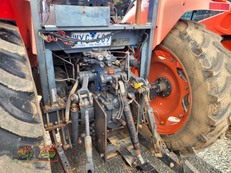 2009 Kubota M105s FWA Tractor with 1.5t Forklift Tower - photo 5