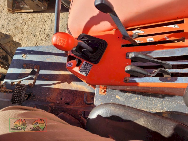 2009 Kubota M105s FWA Tractor with 1.5t Forklift Tower - photo 9