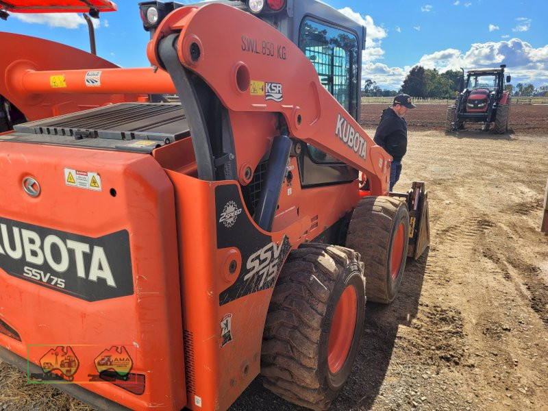 2018 Kubota SSV-75 Skid Steer Loader - photo 5