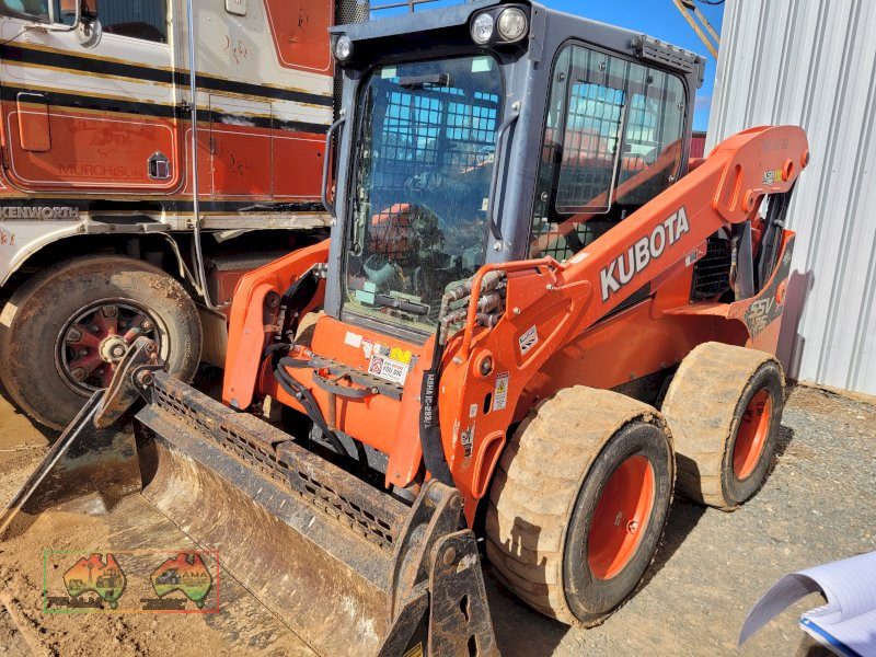 2018 Kubota SSV-75 Skid Steer Loader - photo 2