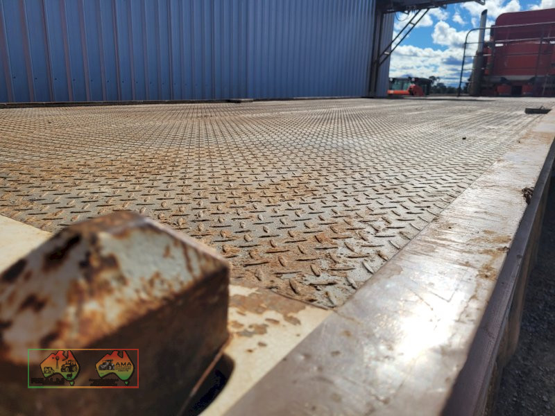 Haulmark Tri-axle 40ft Trailer - photo 8