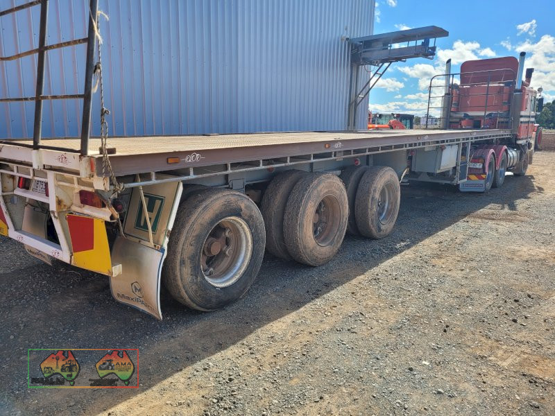 Haulmark Tri-axle 40ft Trailer