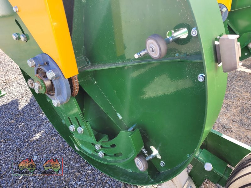 2023 MOM 3000, 3 Row Precision Airseeder (AS-New) - photo 9
