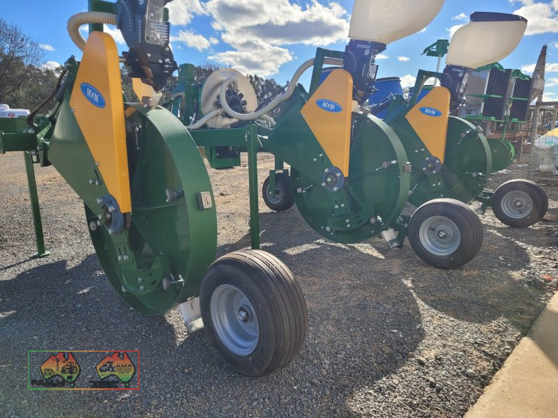 2023 MOM 3000, 3 Row Precision Airseeder (AS-New) - photo 3