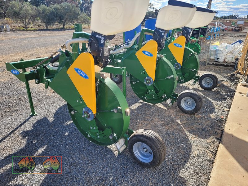 2023 MOM 3000, 3 Row Precision Airseeder (AS-New) - photo 5