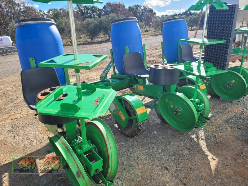 2023 Sfoggia 3 Row Vegie Transplanter (Near New) - photo 2