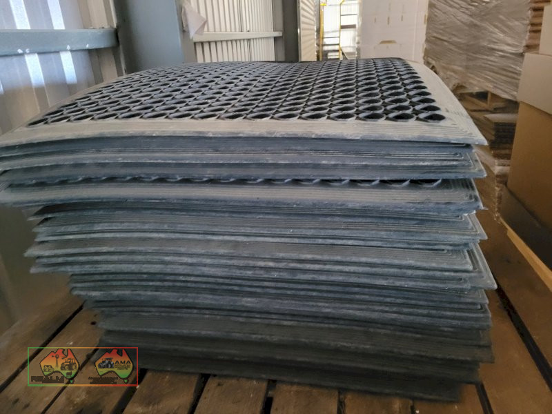 26x New Rubber Floor Mats (600 x 900) - photo 4