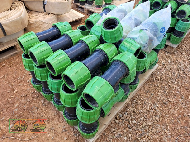 30x Layflat 4" T-connectors (New)