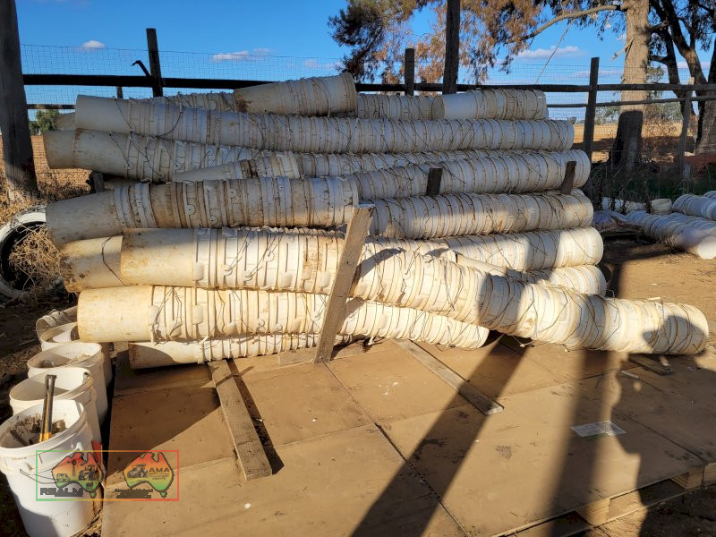 Approx 1,650 White Plastic Picking Buckets - photo 3