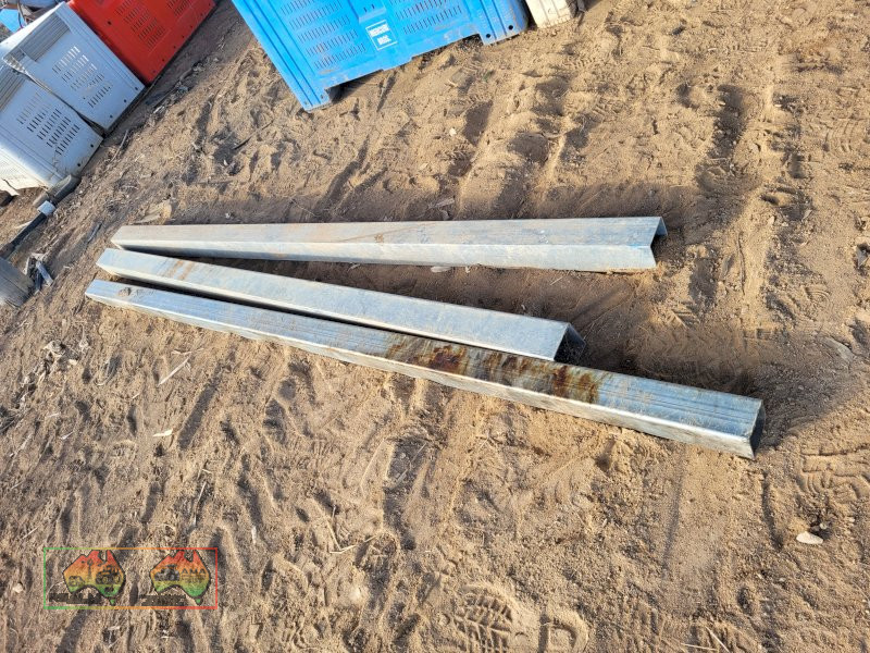 3x 9ft Lengths of Galv. RHS - photo 3