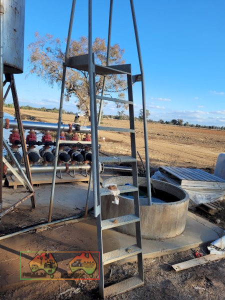 Galvanised Fuel Bowser Ladder - photo 2