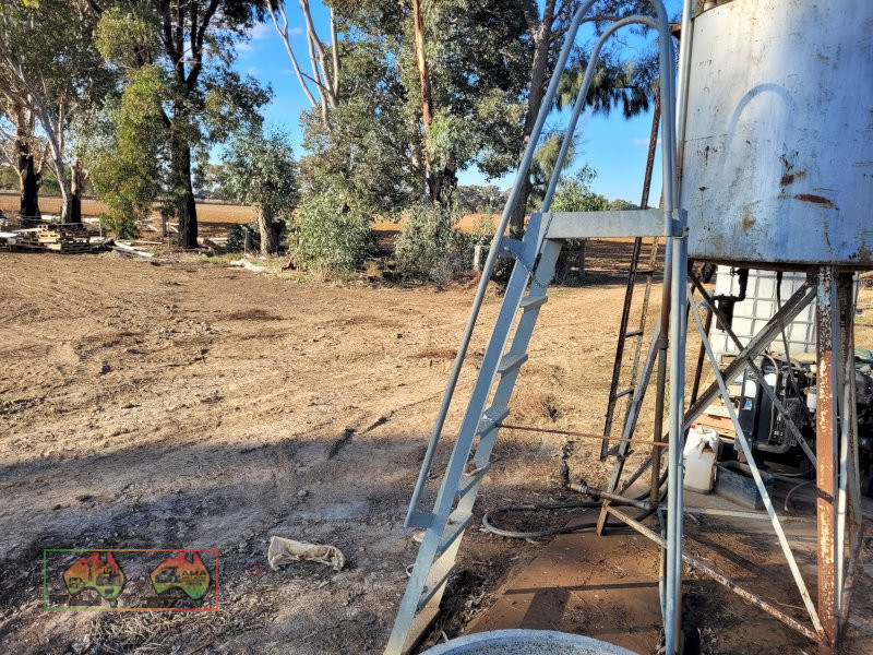 Galvanised Fuel Bowser Ladder - photo 3