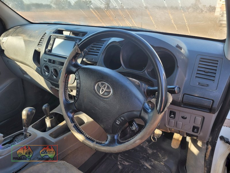 2005 Toyota Hilux 4x4 Dual Cab - photo 11