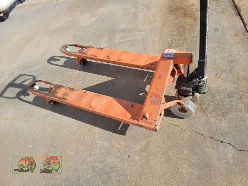 2.3t Toyota Pallet Fork - photo 2