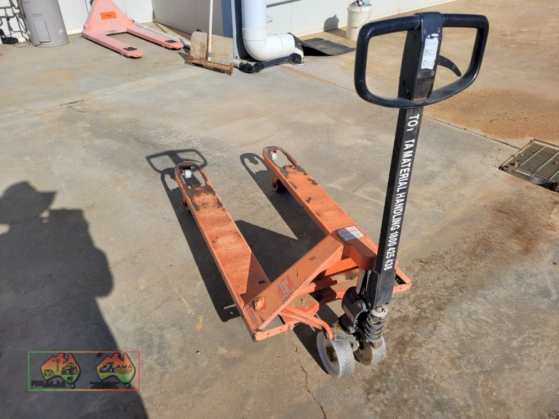 2.3t Toyota Pallet Fork - photo 3