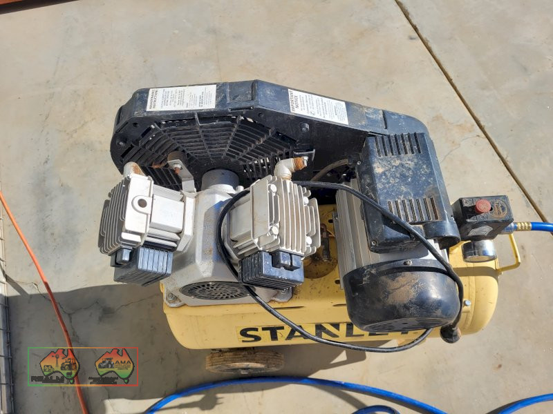 Stanley V-Twin Electric Compressor - photo 4