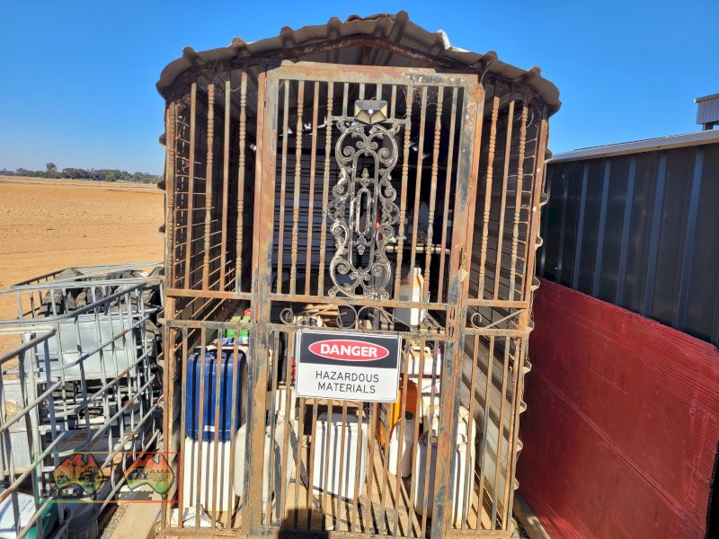 Lock-up Chemical Storage Shed - photo 4