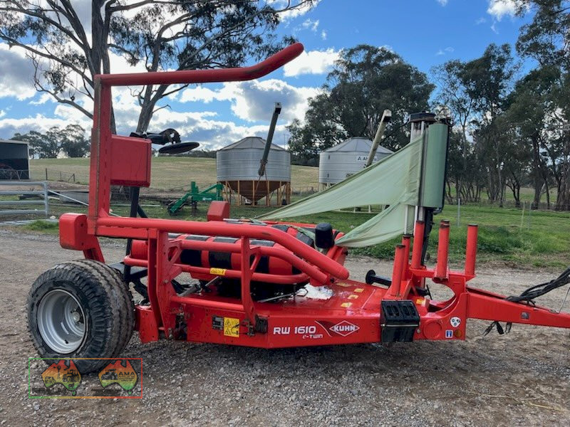 Kuhn RW 1610 e-twin silage wrapper