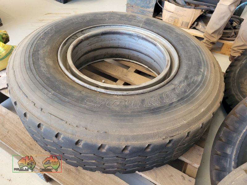 80R22.5 Recap on Steel Spider Rim - photo 2