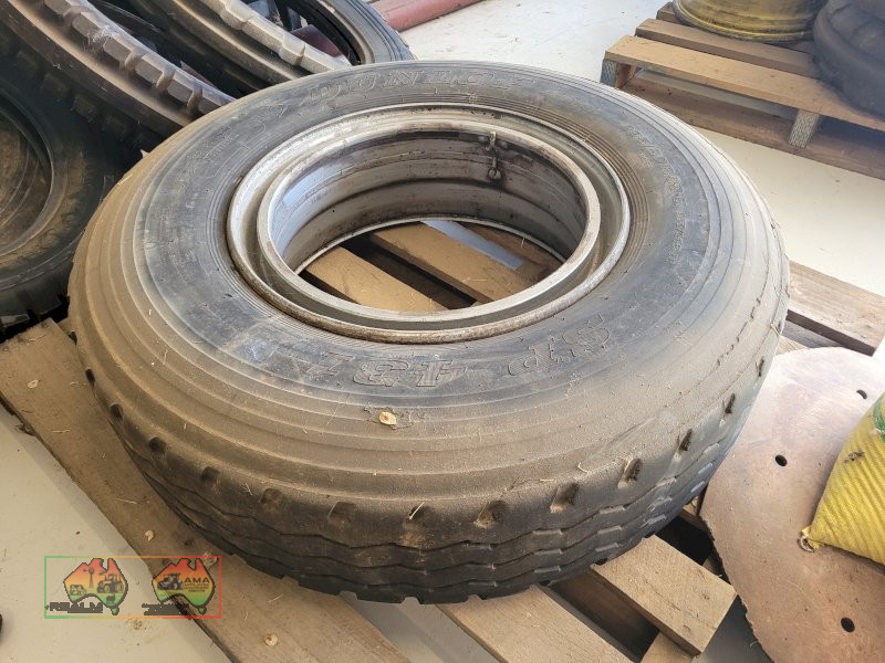 80R22.5 Recap on Steel Spider Rim - photo 3