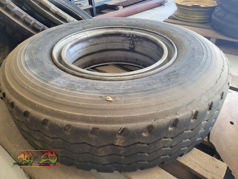 80R22.5 Recap on Steel Spider Rim - photo 4